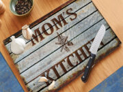 Moms Kitchen - Cutting Board